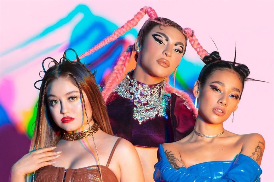 Karol Sevilla interpretó la nueva canción para la campaña de M·A·C Cosmetics, MAC YOx1000; también participa la actriz Lizeth Selene.