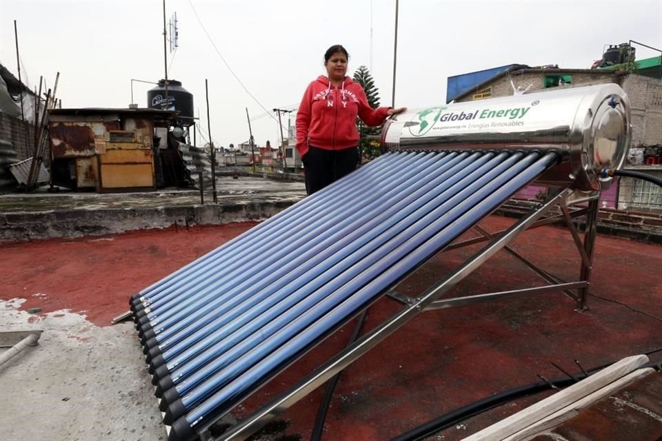 Programa de cambio climático plantea que calentadores solares podrían reemplazar instalaciones de gas y reducir fugas contaminantes en CDMX.