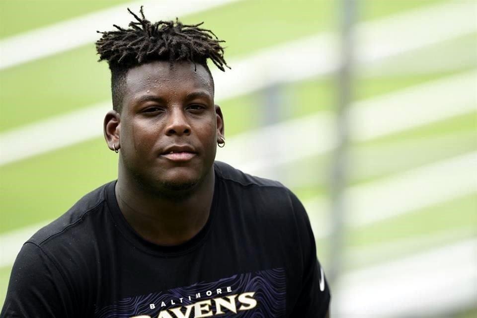 Las causas de la repentina muerte de Jaylon Ferguson no han sido reveladas.