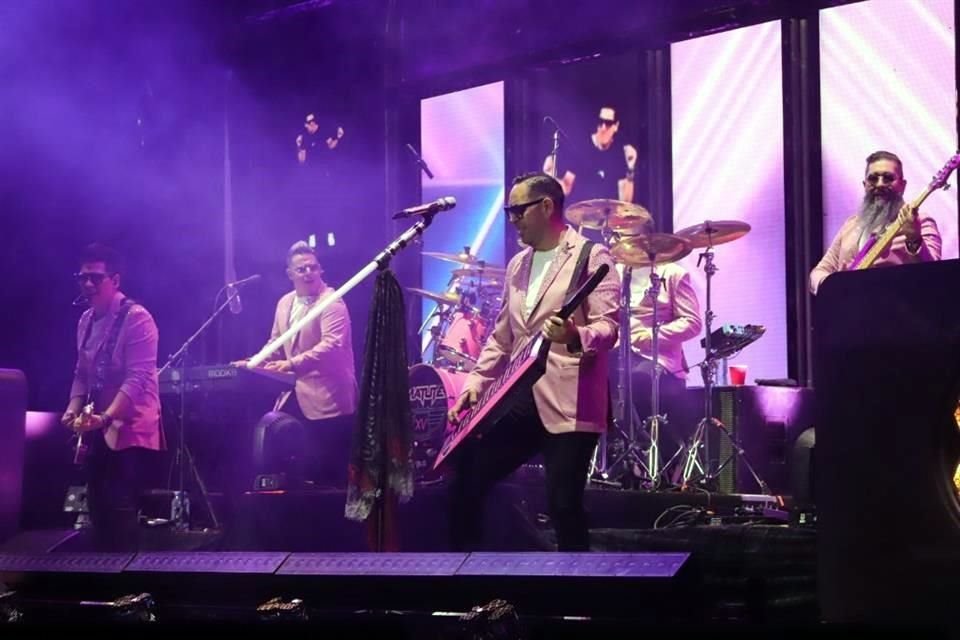 Matute tiró la casa por la ventana al celebrar sus 15 años con un show lleno de música en la Arena Monterrey que incluyó a varios invitados.