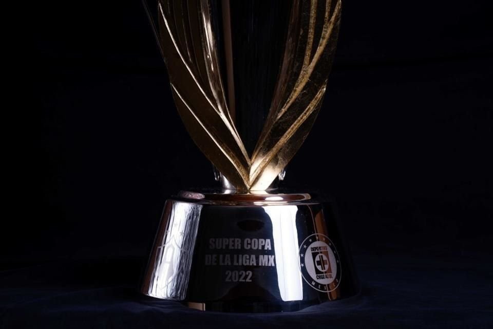 Se disputa la primera edición de la Súper Copa MX.