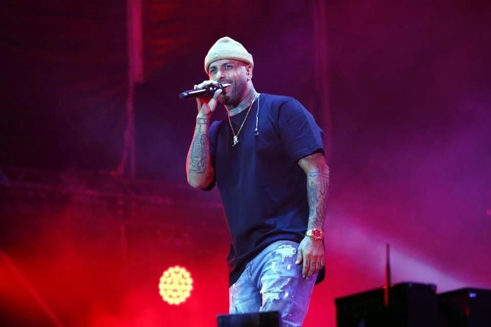 El perreo se puso bueno con la presencia de Nicky, quien le cantó a los miles de asistentes que atiborraron el área de las eses, a un costado de la Nave Lewis.