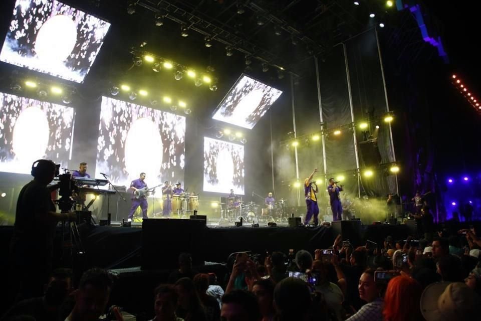 El vertiginoso ritmo de los 'kings' puso a bailar a la raza de manera sabrosa.