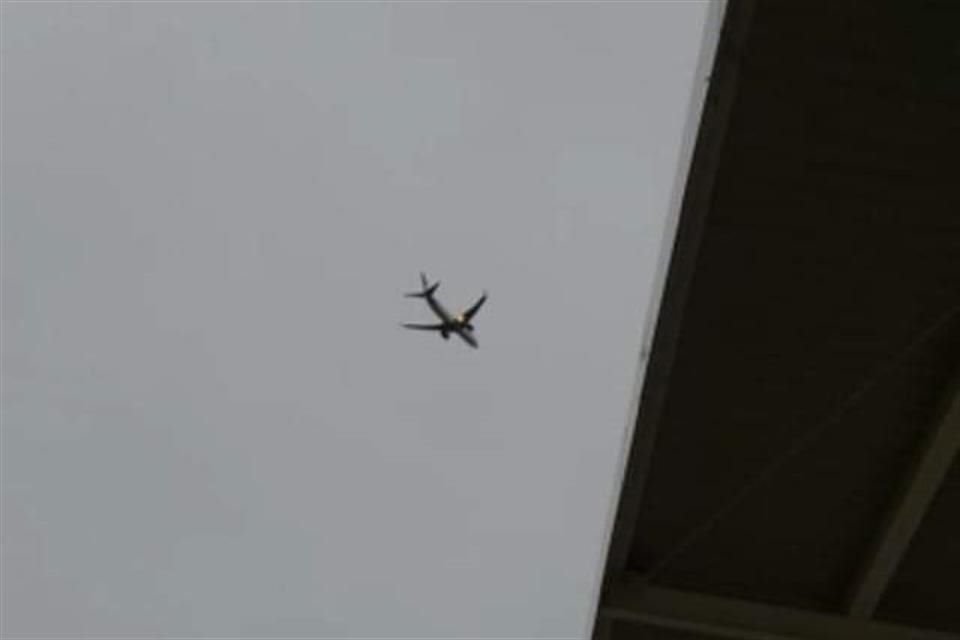 Un vuelo de Aeroméxico, con destino a Chicago, que acababa de despegar, presentó una falla en el motor provocada por la ingesta de un ave.