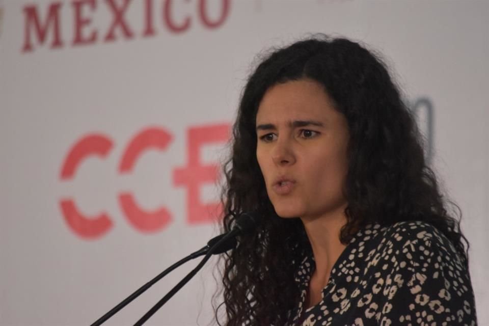 Luisa Alcalde fungía como Secretaria del Trabajo.