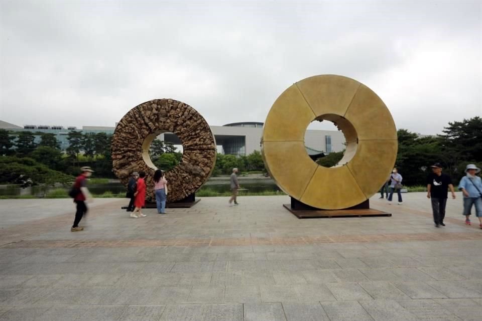 La pieza se presenta en el marco de la conmemoración de los 60 años del establecimiento de las relaciones diplomáticas de Corea y México.