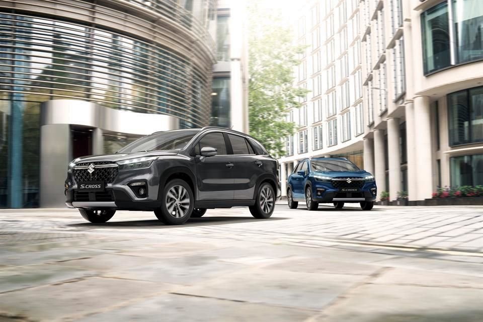 Los colores disponibles en la carrocería son: Blanco Iridio, Azul Zafiro, Gris Ágata y Negro Obsidiana.