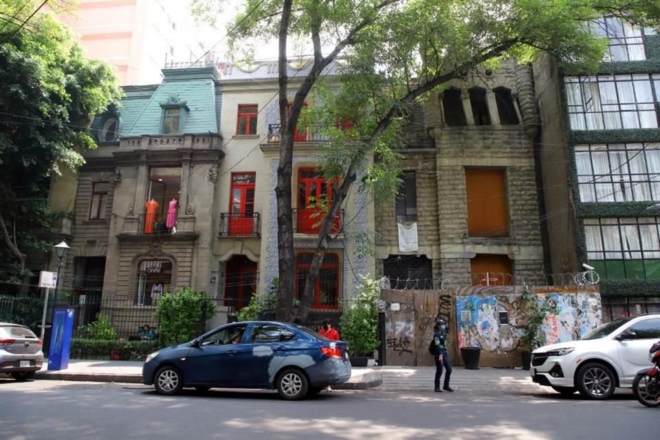 Los inmuebles patrimoniales en abandono suelen estar bajo el acecho de las inmobiliarias.