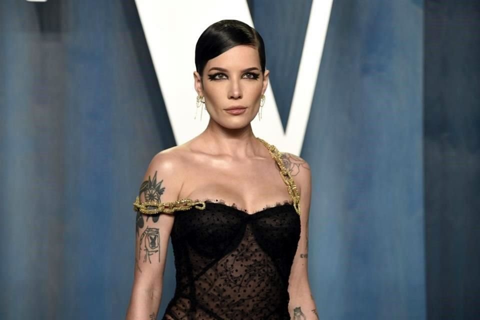 La cantante Halsey reveló que vivió 3 abortos espontáneos y reescribió su testamento al pensar que moriría.