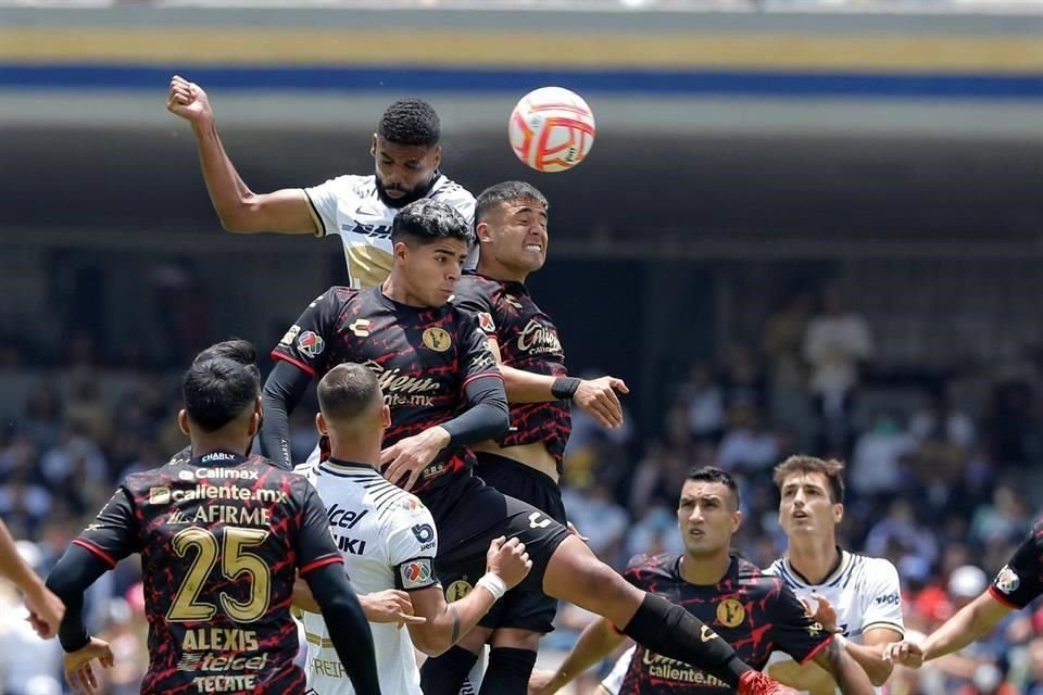 El momento en el que Diogo remató con la cabeza para mandar el balón a las redes y darle un punto a su equipo.