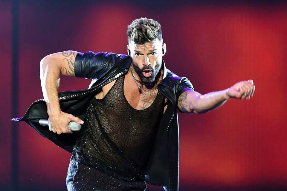 El cantante Ricky Martin tomó sus redes para asegurar que denuncias en su contra por violencia son falsas; hará frente a proceso legal.