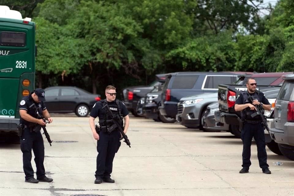 Fuerzas de seguridad se movilizaron en Illinois luego del tiroteo en el desfile del 4 de Julio.