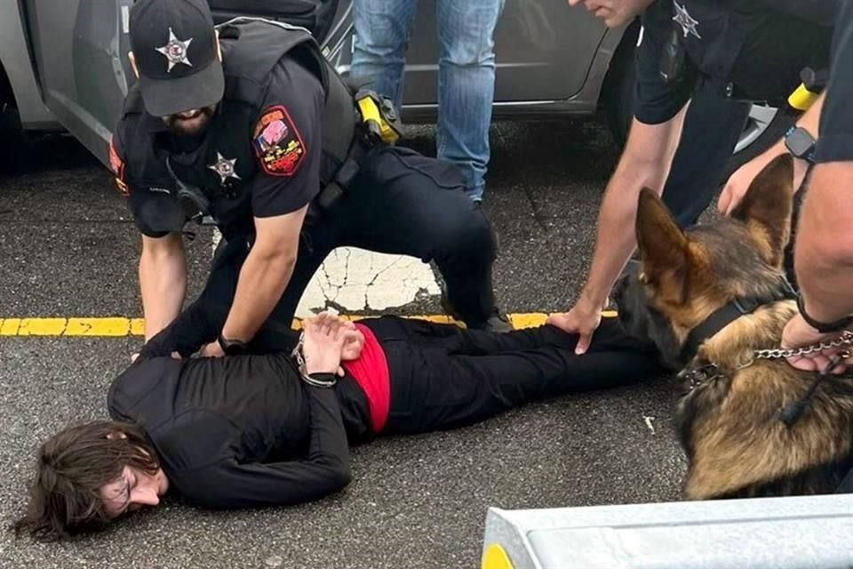 Crimo estaba siendo llevado al Departamento de Policía de Highland Park.