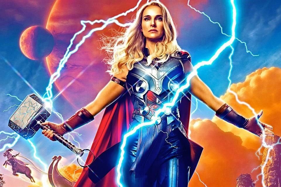 Natalie Portman toma el martillo Mjölnir y se vuelve una guerrera poderosa en 'Thor: Amor y Trueno', el filme más emocional del personaje.