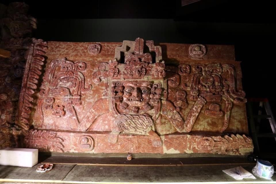 El Relieve de Los placeres fue robado en 1968 y partido en 48 fragmentos para poder transportarlo.