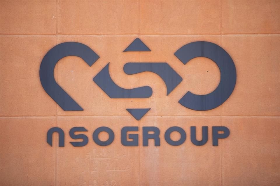 El logo de la firma israelí NSO Group en un edificio al sur del país.