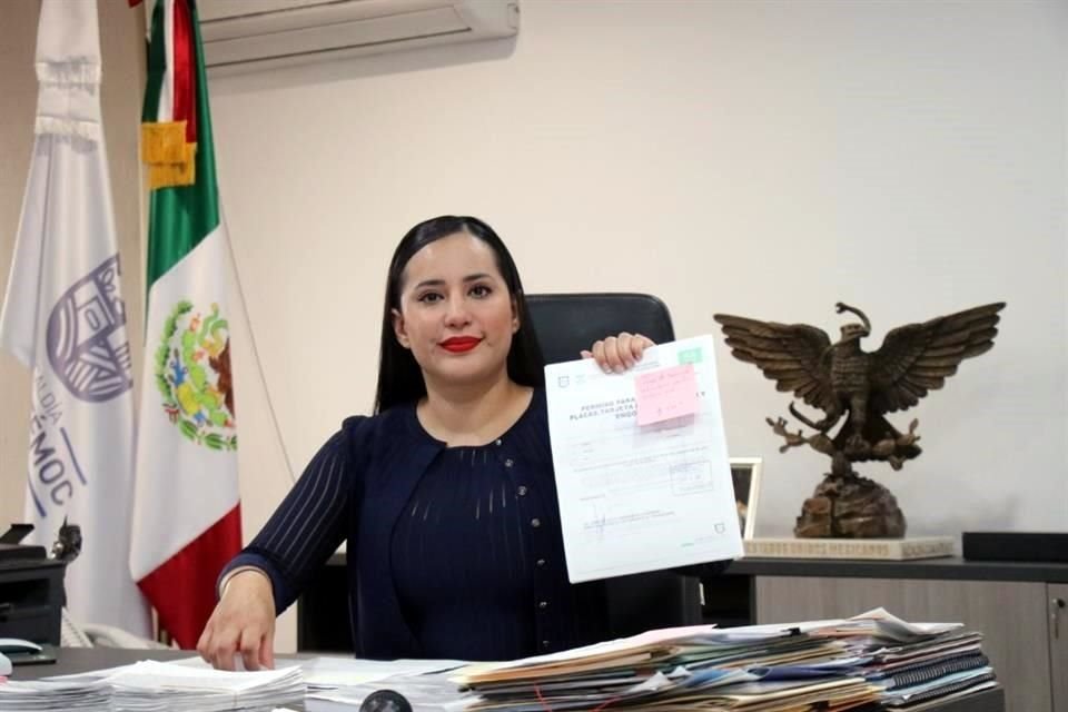 La Alcaldesa de Cuauhtémoc, Sandra Cuevas, es indagada por Fiscalía de la CDMX por posible uso indebido de documentos, por permiso 'patito'.