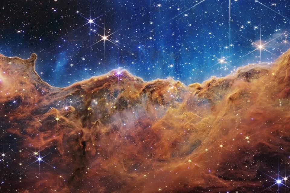 Esta imagen revela por primera vez el borde de una estrella muy joven en la nebulosa Carina.