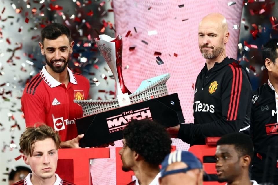 Erik Ten Hag ganó su primer trofeo como estratega del Manchester United.