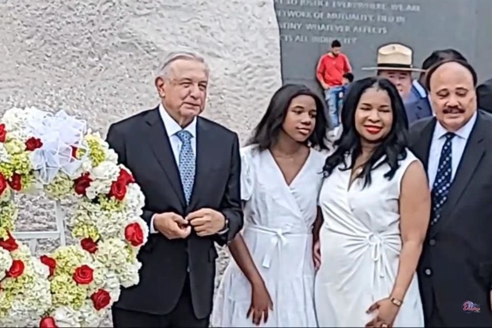 El Presidente de México con familiares del activista Martin Luther King Jr.&#8203;