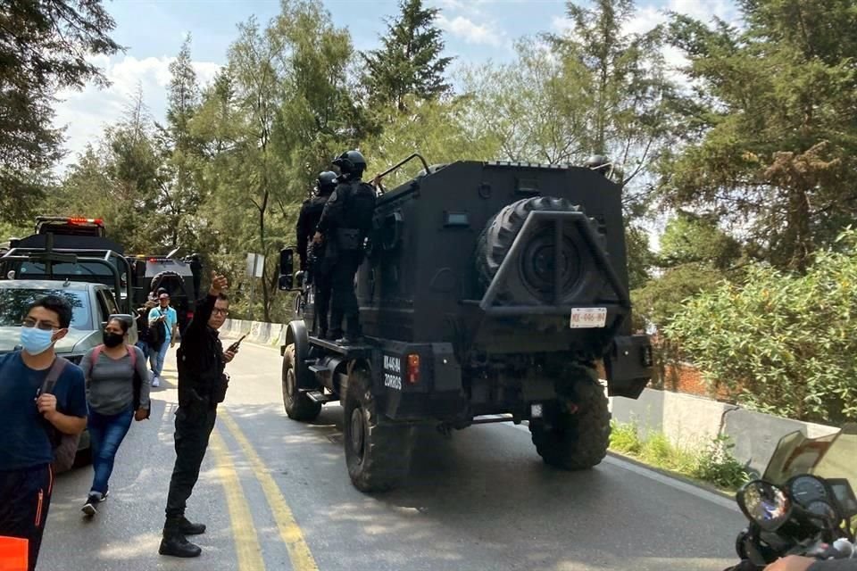 Estos son los vehículos donde se transportaron a los detenidos por la SSC.