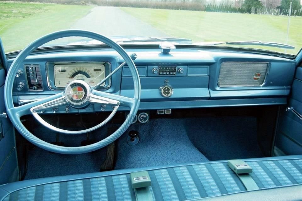 El interior del Wagoneer pronto se reinventó hasta contar con aire acondicionado.