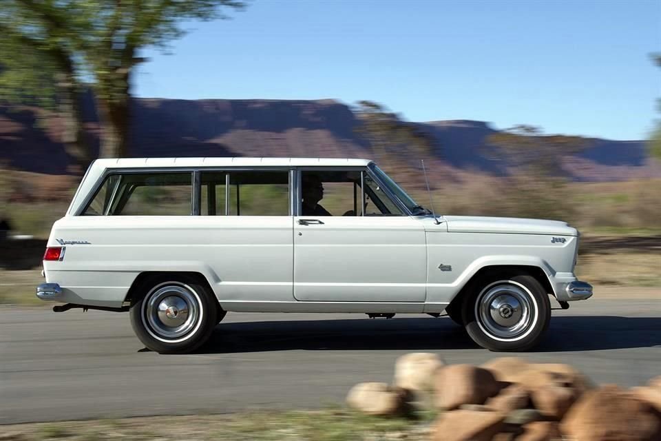 El Wagoneer destacaba por sus 4.65 metros de largo.