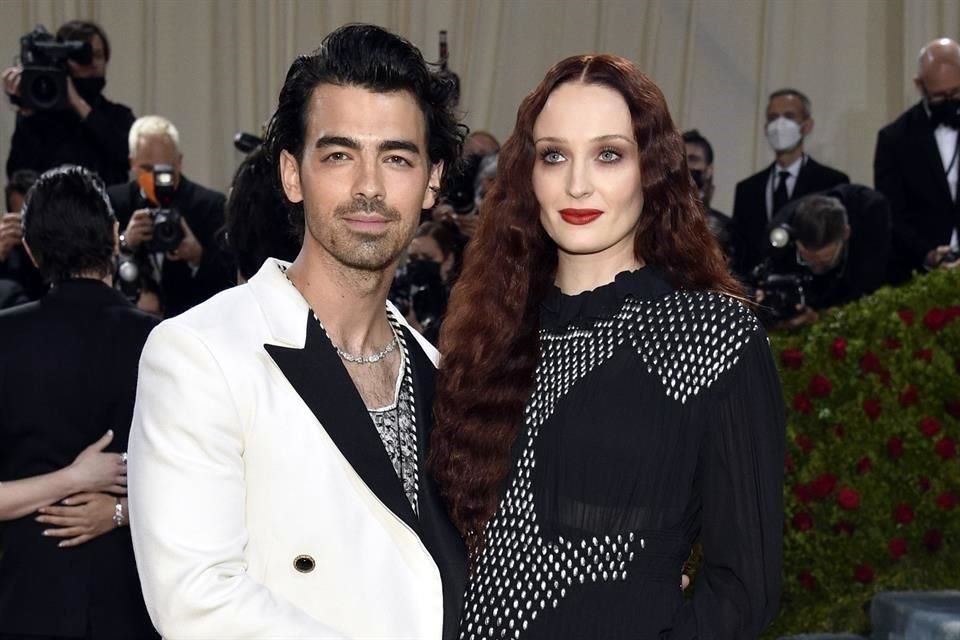 La actriz Sophie Turner y el cantante Joe Jonas ya le dieron la bienvenida a su segundo bebé.