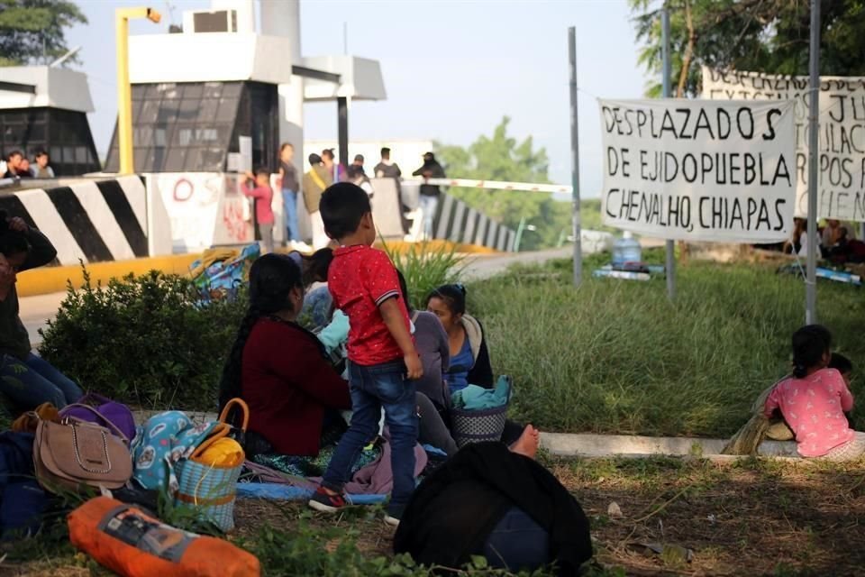 Encinas dijo que el dinero no puede ser un impedimento para el ejercicio de los derechos humanos que los desplazados han visto cancelados. 