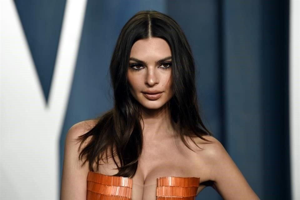 Emily Ratajkowski estaría el proceso de divorcio, debido a una supuesta infidelidad de su esposo.