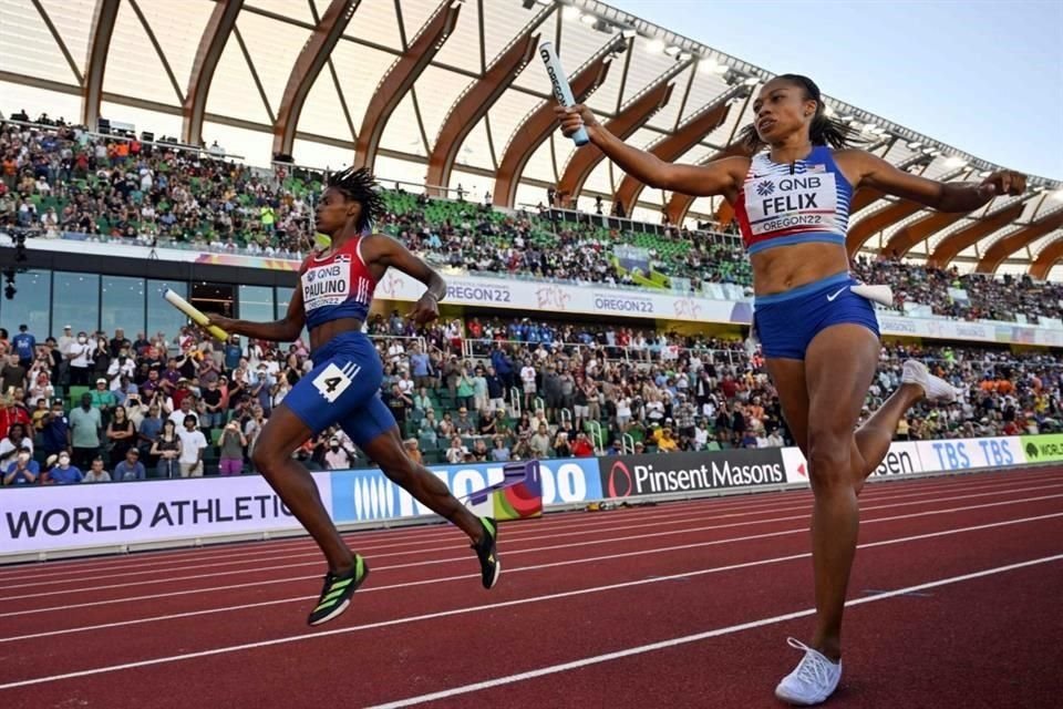 Allyson Felix obtuvo el bronce en los relevos 4x400 y así dijo adiós a las pistas.