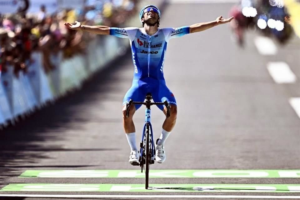 Michael Matthews así celebró al cruzar la meta, a 15 segundos de su más cercano perseguidor.