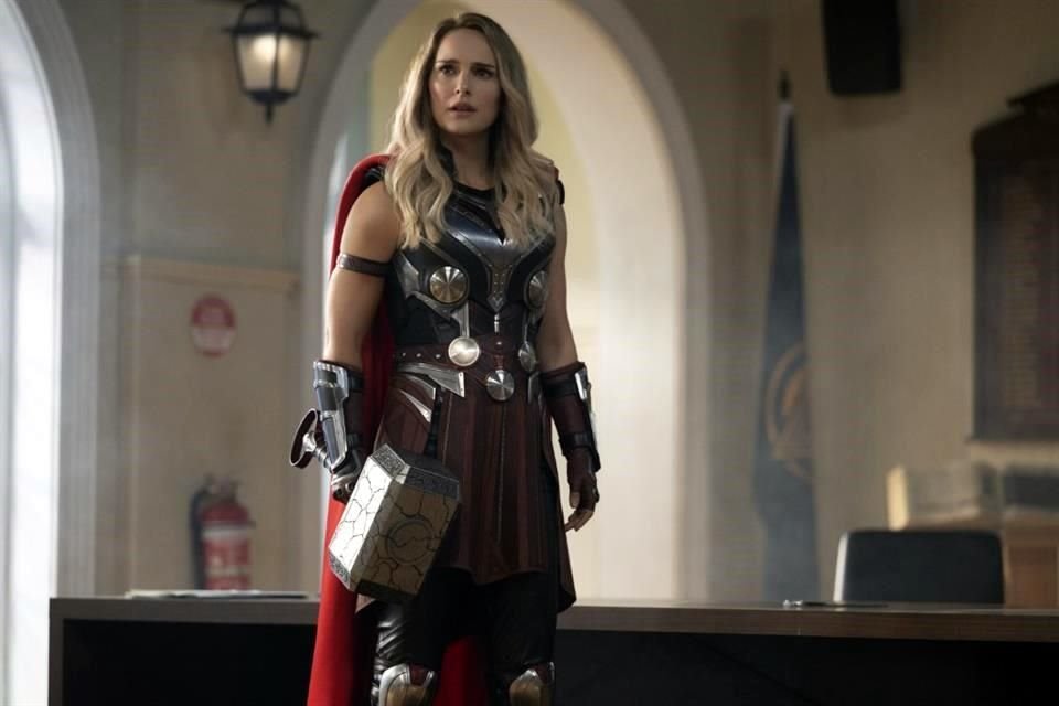 La película 'Thor: Amor y Trueno', protagonizada por Chris Hemsworth, logró liderar la taquilla una semana más.
