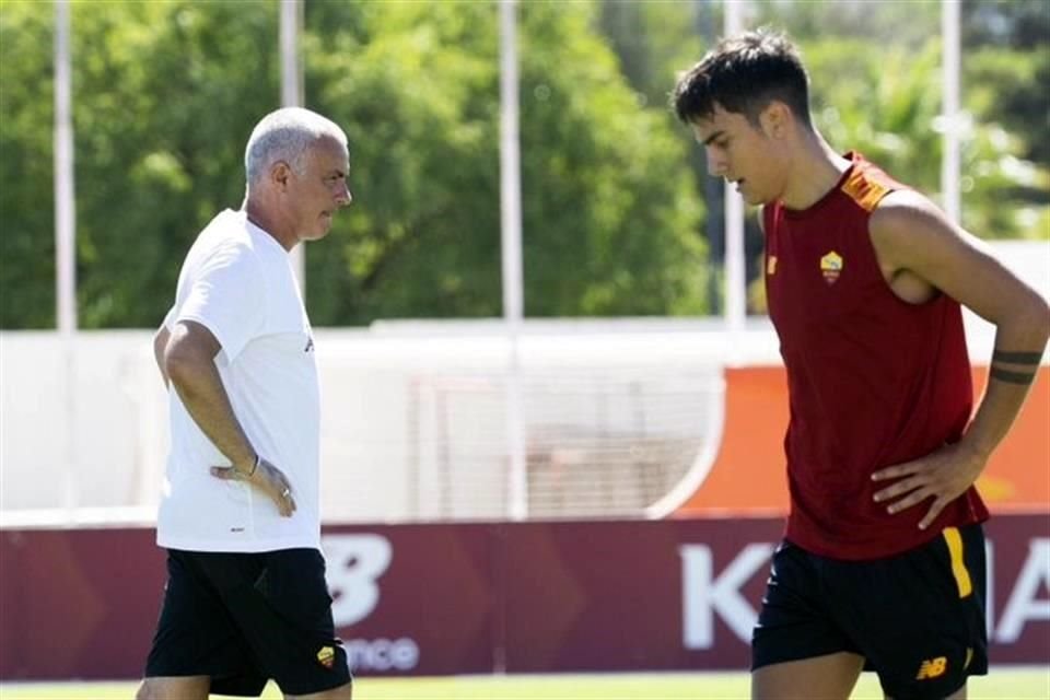 Paulo Dyabala ya se puso a las órdenes de José Mourinho.