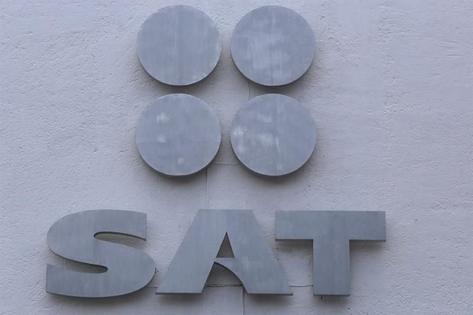 El SAT dijo que se han financiado escuelas, hospitales, carreteras, programas sociales y proyectos de desarrollo nacional.  