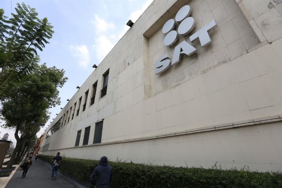 Anualmente, el SAT realiza aproximadamente 10 mil auditorías en las que revisa la información declarada por los contribuyentes.