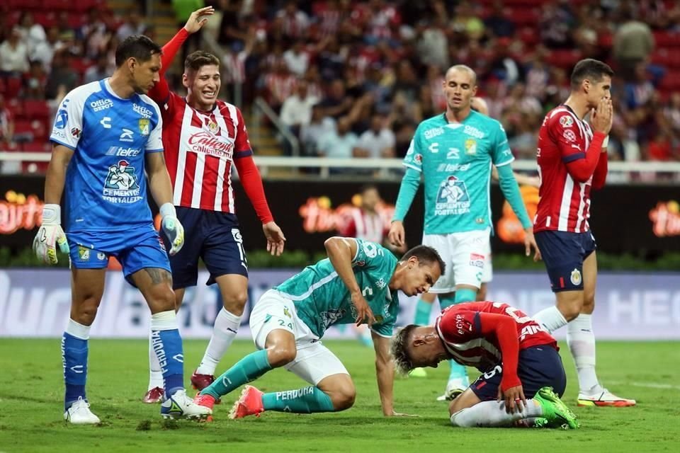 Chivas no logró superar al León y suma cuatro juegos sin ganar.