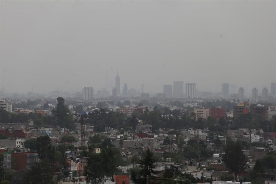 Solo 27 de los 101 días transcurridos este año han tenido días limpios, de acuerdo con portal de @Aire_CDMX.