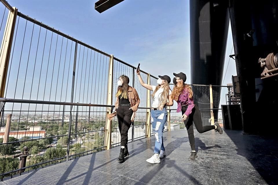 Para los visitantes sólo se ha reactivado el Paseo de la Cima, un recorrido histórico por las afueras del inmueble hasta llegar al mirador.