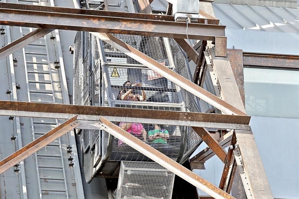 El atractivo consiste en explorar este vestigio industrial del siglo 20 y contemplar el paisaje de la Ciudad.