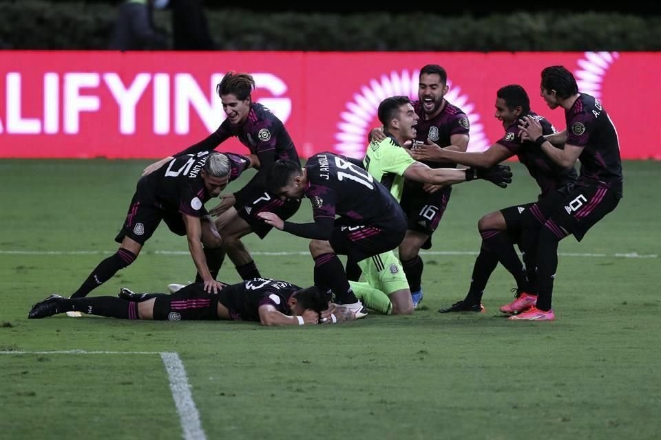 Tras empatar a un gol con Honduras y vencerlos 5-4 en penaltis, México se coronó del Preolímpico de Concacaf.