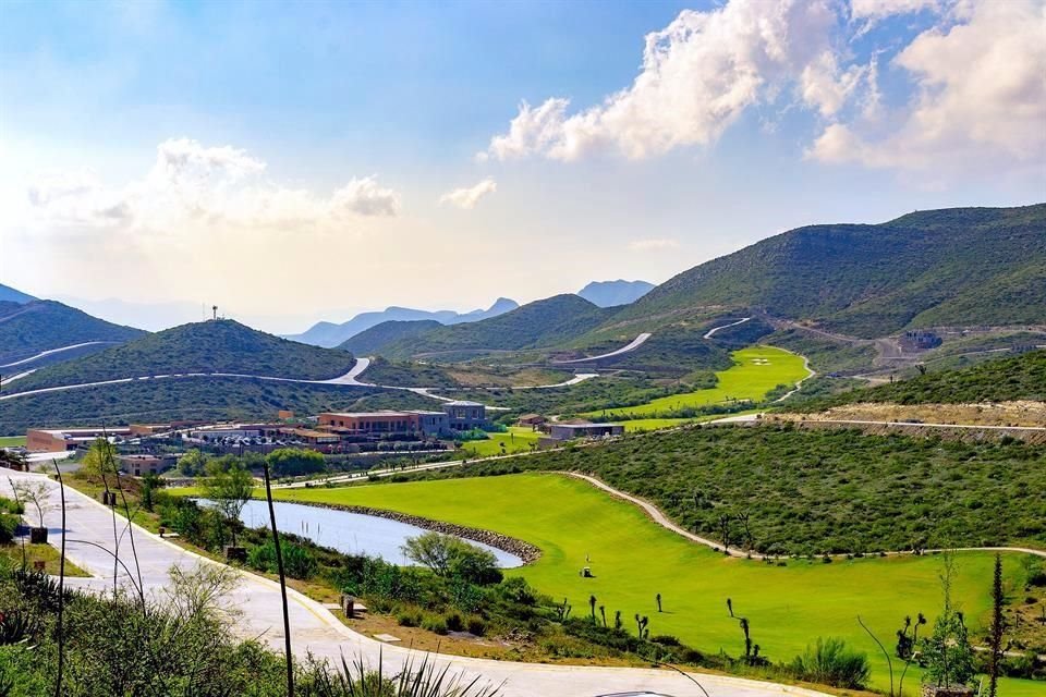 Terralta es un exclusivo desarrollo inmobiliario con un paisaje inigualable, un majestuoso campo de golf y una amplia casa club.