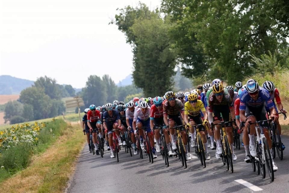 Así se desarrolló la etapa 19 del Tour, en Cahors, en el suroeste de Francia.