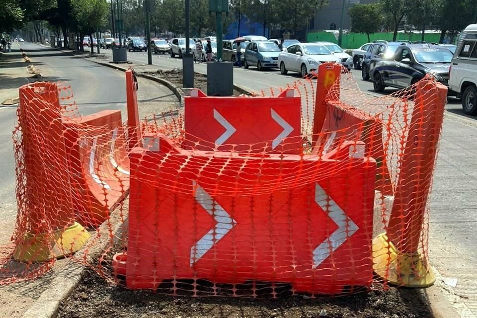 La fuga de agua en Reforma ya fue reparada, mientras que un socavón se abrió en la Colonia Francisco Villa, en la Alcaldía Iztapalapa.