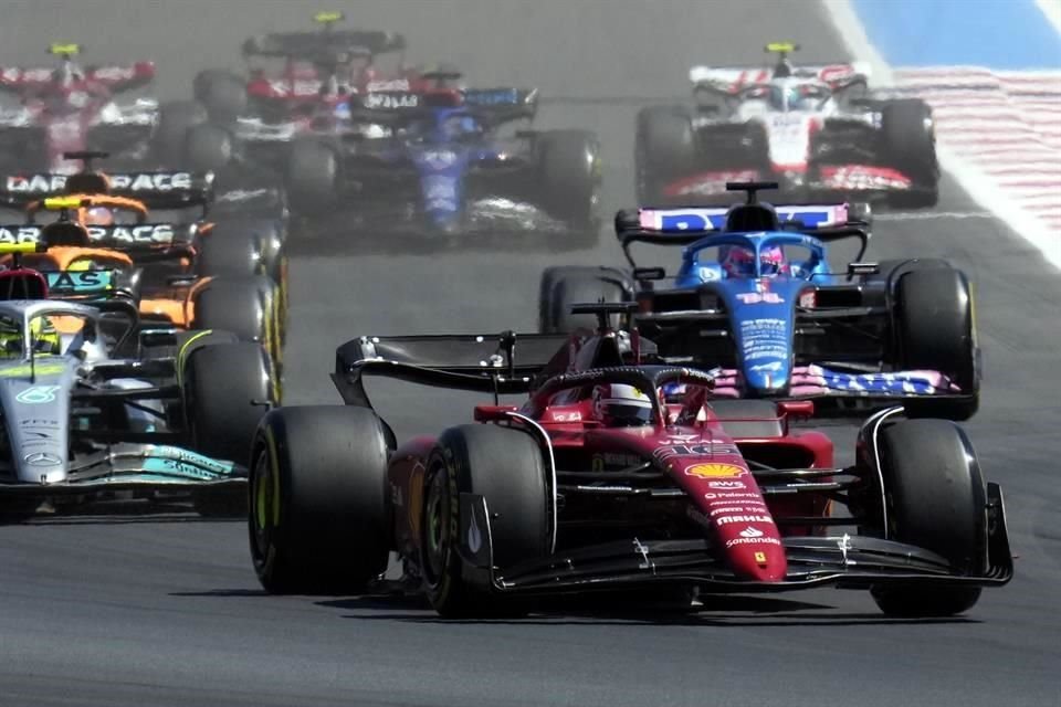 Charles Leclerc terminó sumamente molesto por el incidente.