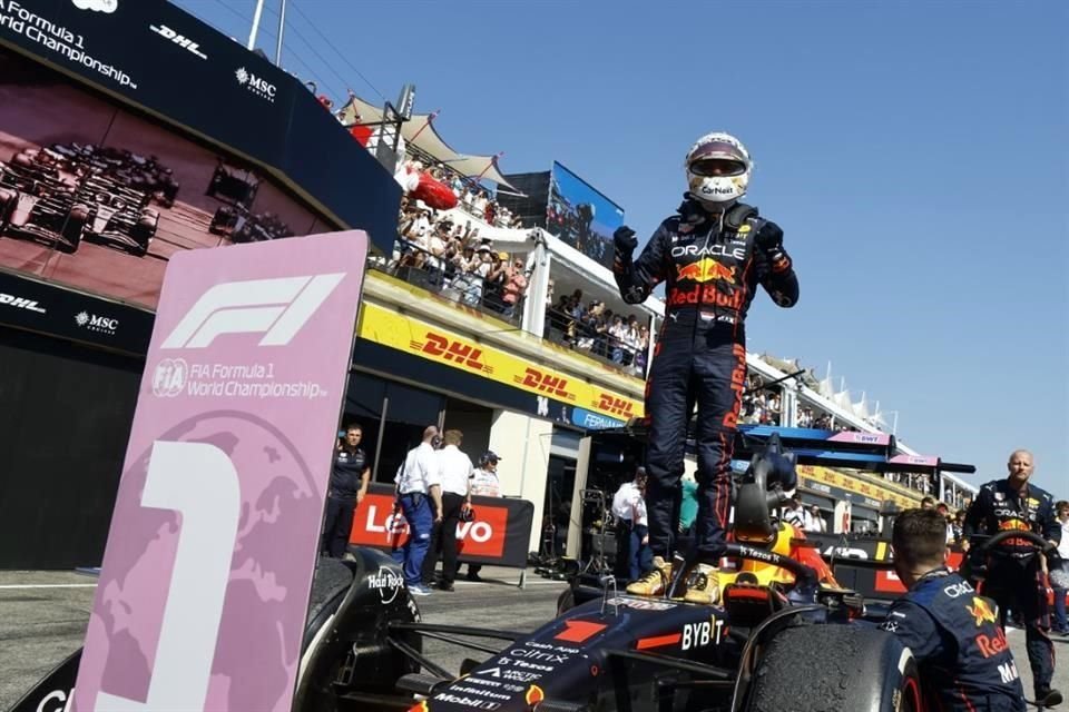 Max Verstappen subió a lo más alto del pidio.