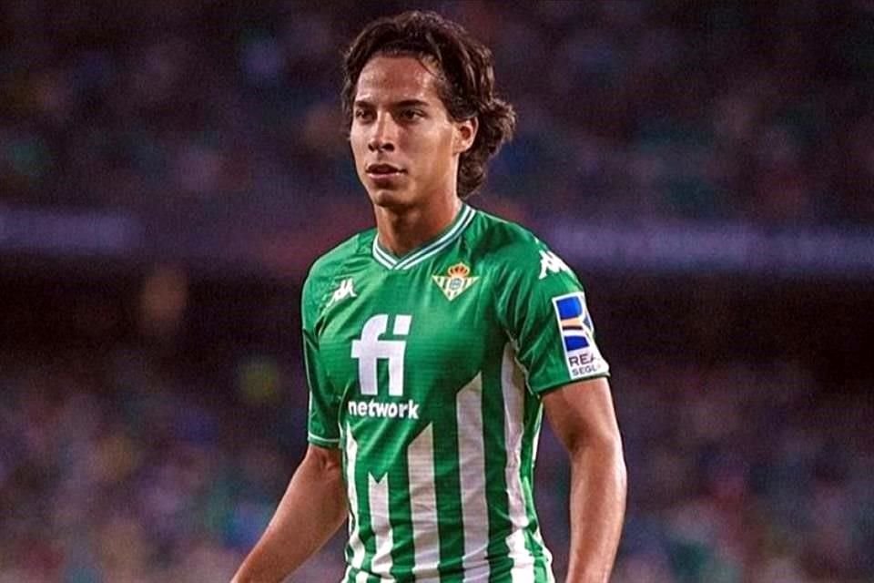 Diego Lainez no entra en los planes del Real Betis.