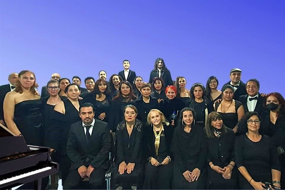 Tanto cantantes en retiro como amateur conforman el Ensamble México, Voces en Armonía, que ofrecerá un concierto el 3 de agosto en la Vasconcelos.