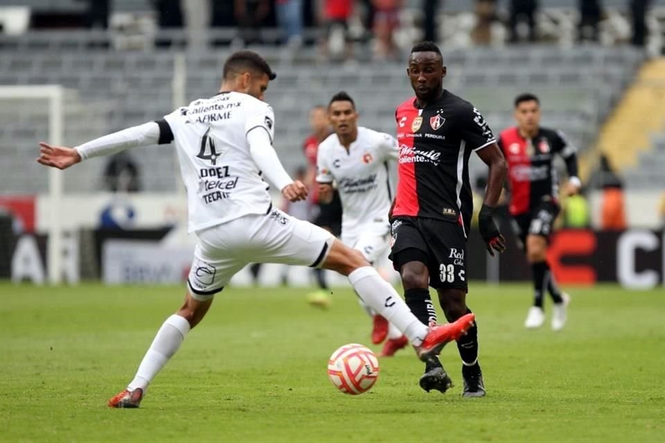 Los dirigidos por Diego Cocca parecen haber olvidado el buen futbol que los llevó a conseguir dos títulos, y ni su figura Julián Quiñones pudo hacer mucho para rescatar el partido.