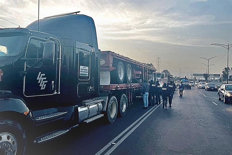 Un cargamento de alrededor de 1,680 kilogramos de cocaína fue confiscado de tractocamiones en la GAM; es el decomiso más grande en CDMX.